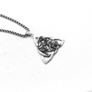 Yunnique-collar con colgante triangular de acero inoxidable para hombre y mujer, joyería de moda con diseño geométrico - Product Image 5