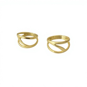 Anillo Cristiano de Latón Chapado en Oro con Diseño de Espiral, Joyería Moderna Unisex para Uso Diario - Product Image 1