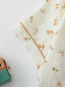 طقم ملابس نوم نسائية للصيف أنابيب متباينة وزر طباعة زهور صغير لأسفل أكمام قصيرة شورت علوي طقم بيجامة قطنية - Product Image 4