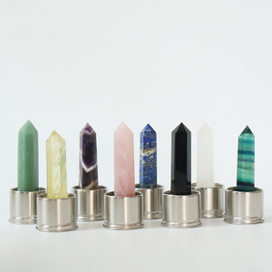 Bouteille d'eau en verre avec pointe de cristal naturel et couvercle en bambou, pierre de guérison en quartz - Product Image 4