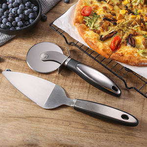 Coupeur de <span class=keywords><strong>pizza</strong></span> multifonction en acier inoxydable Cortador De Masa De <span class=keywords><strong>Pizza</strong></span> Roller Cutter Shovel <span class=keywords><strong>pour</strong></span> <span class=keywords><strong>Pizza</strong></span> Cake Dessert Gadgets - Product Image 5