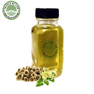 L'huile de Moringa, également appelée « huile de ben », est une huile riche en nutriments, pressée à froid, issue des graines de Moringa oleifera. - Product Image 1