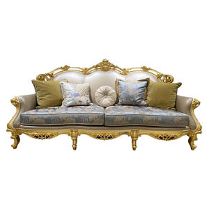 أثاث غرفة معيشة فاخر بتصميم فرنسي كلاسيكي، طقم كنب ملكي فيكتوري منجد بقماش وخشب منحوت، طراز مجلس عربي - Product Image 1