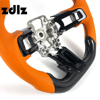 Volant de direction personnalisé en cuir perforé orange et fibre de carbone pour Ford Mustang Shelby