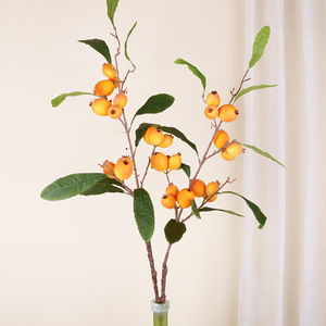 Branche artificielle de fruit de loquat en mousse, haute simulation, décoration du Nouvel An chinois, 30cm-100cm - Product Image 1