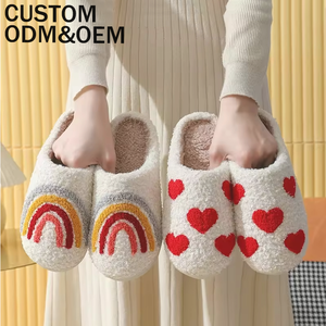Pantoufles en peluche pour femme, pantoufles pour la maison, en fourrure, pour Halloween - Product Image 1