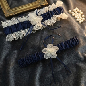 Ensemble de jarretelles de mariage <span class=keywords><strong>bleu</strong></span> <span class=keywords><strong>marine</strong></span> avec ruban, dentelle, perles et fleurs en organza, élastiques et élégantes - Product Image 1