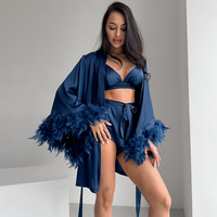 Vente en gros de pyjamas doux pour dames européennes et américaines Pijamas trois pièces à motifs solides avec coutures en plumes