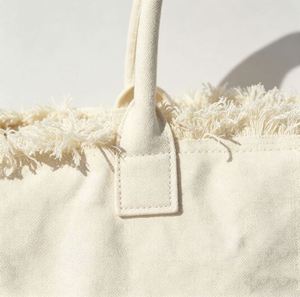 Sac fourre-tout en toile grande capacité pour la plage, avec pompons et franges, personnalisable avec logo - Product Image 3