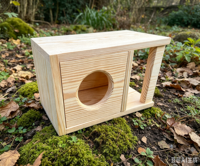 Abri pour animaux de compagnie en bois, en pin, pour l'extérieur, petite maison pour animaux avec entrée ronde pour jardin, cour et faune