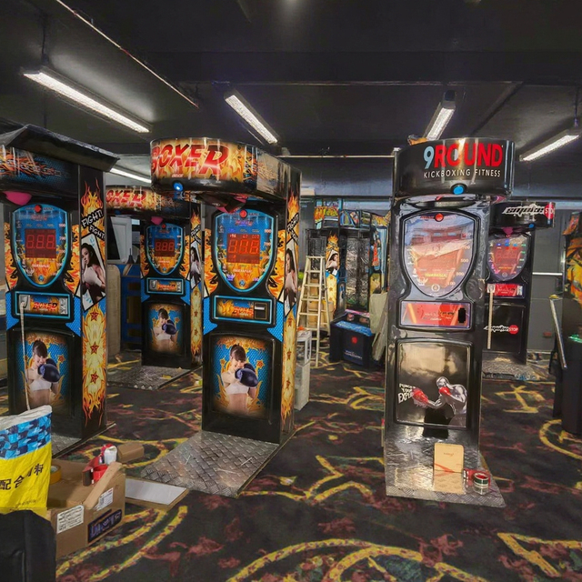 Ultimate Punch Power Arcade Boxing Machine - Coin Operated Electronic Hit Game for Street Amusement Park