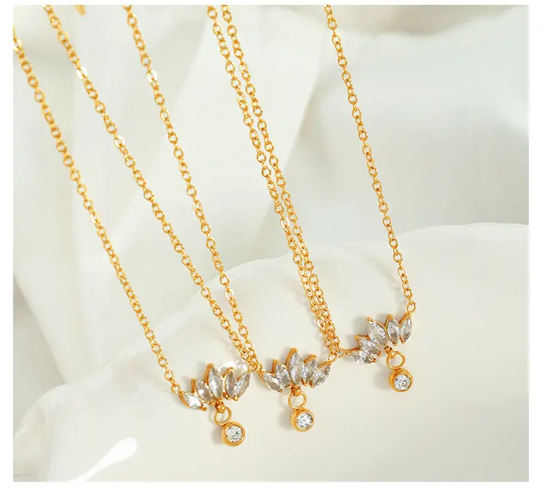 Wholesale High Fashion Gold Quality Women Pendants Jewelry Luxury Minimalist Zircon Rhinestone 18k Stainless Steel Necklace