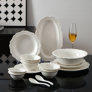 Vintage stijl geëmbosseerd keramisch servies met crèmekleurige porseleinen borden, Westerse stijl geëmbosseerd keramisch servies - Product Image 1