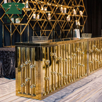Comptoir de bar et de réception moderne en acier inoxydable doré, design élégant pour hôtel, salle à manger, salon