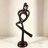 Figurine de couple amoureux moderne en cuivre, sculptures d'amoureux, articles de décoration romantique pour la maison, ornement d'art de table de luxe