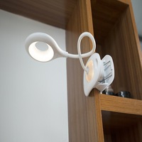 Lampe de bureau LED, lampe de chevet, protection des yeux, lumière à clip, chambre à coucher, charge USB, interrupteur tactile, mini, luminosité réglable, forme de pétale, blanche