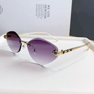 Cross <b>Frame</b> <b>Frameless</b> Sunglasses Metal Gold UV400 Retro Oval Unisex Type 3 Sunshades PC Lens - Product Image 3
