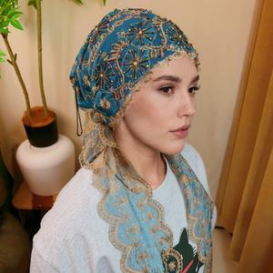 Velo Islámico Premium 2025 con Diseño de Cola de Pez - Pañuelo de Encaje con Cuentas Hecho a Mano, Bordado Floral y Flecos - Product Image 3