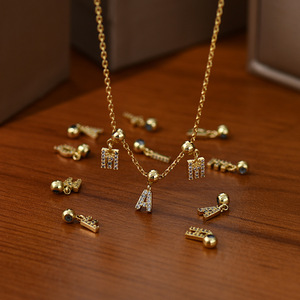 Collier DIY à combinaison libre avec zircon de niche 26 lettres anglaises, design tendance - Product Image 1