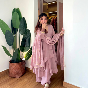Conjunto de Ropa Étnica para Mujer, Completamente Cosido y Listo para Usar, en Tela Chanderi de Micro Algodón Pesado, con Top, Pantalón y Dupatta - Product Image 1