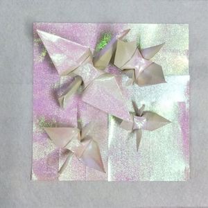 Papier Origami Carré Blanc Nacré Pailleté 30x30cm pour Grus en Papier et Loisirs Créatifs pour Enfants - Product Image 3