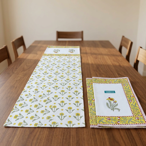 Ensemble de 7 pièces : Chemin de table et set de tapis à motifs floraux imprimés à la main |   Décoration de table en tissu 100% coton pour la maison et la salle à manger - Product Image 2