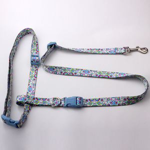 Conjunto de <span class=keywords><strong>collar</strong></span> y correa para perro con estampado personalizado al por mayor, tamaños ajustables con función de liberación rápida, manos libres, personalizado - Product Image 2