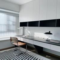 Bureau en bois massif personnalisé avec bibliothèque intégrée, rangement à niveaux réglables, autoportant, idéal pour petit appartement, bureau à domicile ou coin de travail.