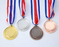 Médailles de récompense sportives en métal doré personnalisées par le fabricant, football et soccer, avec rubans, gravées, sérigraphiées, trophées, plaques