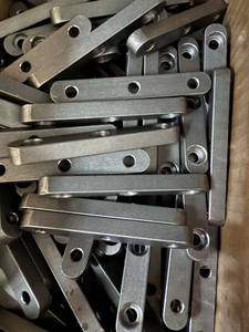 Dịch vụ gia công CNC độ chính xác cao, tùy chỉnh theo yêu cầu của nhà sản xuất thiết bị gốc (OEM) cho các bộ phận ô tô bằng hợp kim nhôm, bao gồm cả tiện lỗ, khoan, và cắt dây EDM. - Product Image 4