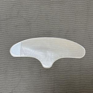 11 Patchs Réutilisables Anti-rides en Silicone pour le Cou, le Décolleté et le Visage - Product Image 4