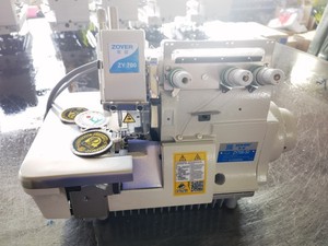 Máquina de Coser <span class=keywords><strong>Overlock</strong></span> Industrial de Alta Velocidad Zoyer ZY700-3D de Accionamiento Directo para Coser Medallas - Product Image 2