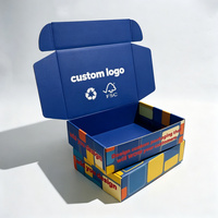 Boîte d'expédition carrée en carton ondulé grand format, écologique, avec logo personnalisé, imprimée en couleur, pour l'emballage de vêtements