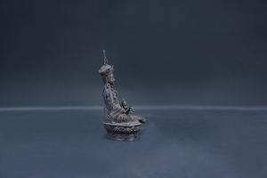 Statua di <span class=keywords><strong>Buddha</strong></span> Padmasambhava Placcata in Bronzo, Scultura Stampata Digitalmente, Fusione Personalizzata in Metallo, su Misura a Grandezza Naturale - Product Image 2