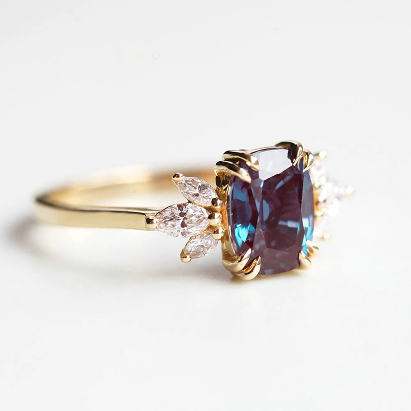 สีเหลืองทอง