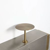Table basse murale moderne en acier inoxydable, petite et élégante, idéale pour les salons de thé, cafés et espaces très prisés sur internet, avec fonction porte-cartes