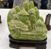 Ornement sculpté à la main en jade serpentine naturel Xiuyu, paysage montagneux aquatique, décoration Feng Shui, cadeau avec base en bois