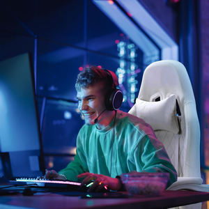 2025 Sillas <span class=keywords><strong>Gamer</strong></span> <span class=keywords><strong>Pro</strong></span> Best Selling Branco Ajustável Ergonômico Corrida Estilo Gaming Cadeira Reclinável Design Moderno para Meninas Gamers - Product Image 4