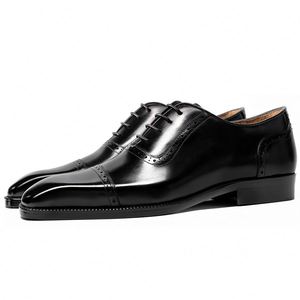 Chaussures pour hommes luxueuses et élégantes à lacets, avec une combinaison de couleurs bleu et marron, dans un style italien, design de chaussures habillées Oxford. - Product Image 2