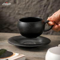 Tasse à café et soucoupe en céramique mate en gros, 300 ml, forme œuf |   Conception de poignée portable pour les achats en gros dans les cafés et restaurants
