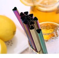 Pailles en métal en forme de coeur colorées Pailles à boire réutilisables en acier inoxydable