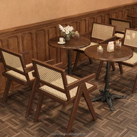 Chaise de salle à manger en bois de rotin rétro Offre Spéciale Zone de négociation commerciale Restaurant Café Table et chaises en bois massif Meubles