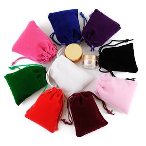 Vente en gros de pochettes en velours doux OEM 7*9cm pour bijoux, sacs de rangement pour lunettes et batteries externes avec cordon de serrage et logo - Product Image 2