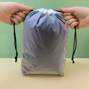 Bolsa con cordón respetuosa con el medio ambiente, bolsas de embalaje de plástico esmerilado <span class=keywords><strong>para</strong></span> <span class=keywords><strong>ropa</strong></span> y zapatos, bolsas de embalaje con cordón de plástico - Product Image 4