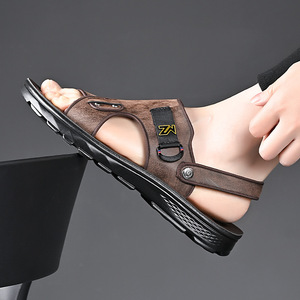 รองเท้าแตะสายไขว้ผู้ชายสีน้ำตาลกันลื่นฤดูร้อนรองเท้าชายหาดลำลองสไตล์เยาวชน - Product Image 3