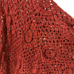 Poncho Cárdigan <span class=keywords><strong>de</strong></span> <span class=keywords><strong>Ganchillo</strong></span> Vintage, Chal <span class=keywords><strong>de</strong></span> Punto Calado Color Vino Tinto para Mujer con Borlas, Ligero para la Playa en Verano - Product Image 6
