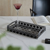 Plateau décoratif rectangulaire en acrylique transparent avec motif tressé, organisateur de coiffeuse pour parfums, bijoux, cosmétiques et rangement de bureau