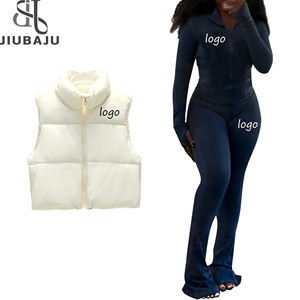 カスタムロゴ入りレディースカジュアル3点セット レディーストラックスーツ パファーベスト+ジップ付き長袖トップス+レギンス ストリート系スポーティーコーデ - Product Image 4