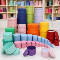 Ensemble de boîtes cylindriques colorées personnalisées pour coffret cadeau de marque, présentoir de vente au détail, tailles assorties, papier artistique mat, matériaux recyclés