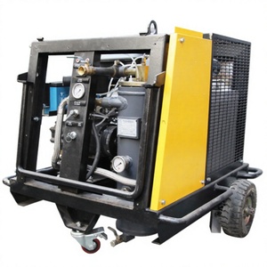 Compresseur d'air à vis portable à essence APCOM 18HP 13Bar 40CFM 1,0 m³/min Compresseur rotatif mobile pour travaux de forage routier - Product Image 1